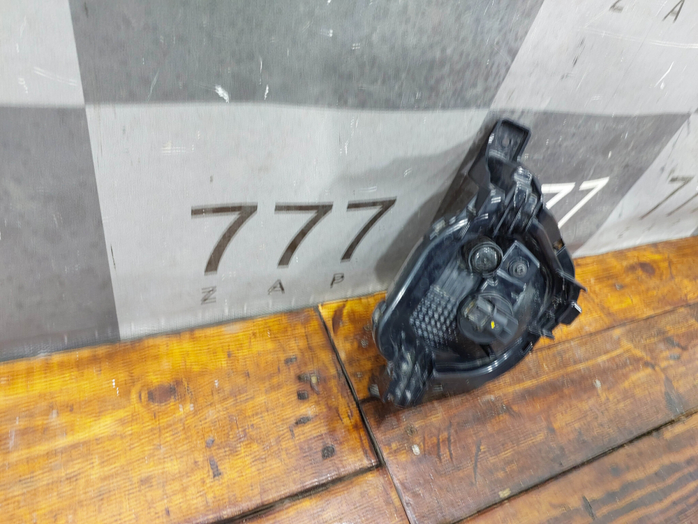 ПТФ передняя левая Hyundai Solaris 2 (HCR) 20-нв Б/У Оригинал 92207H5500