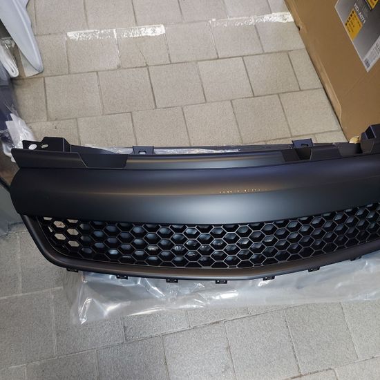 Решетка радиатора OPC LOOK MATT BLACK для Opel Zafira B