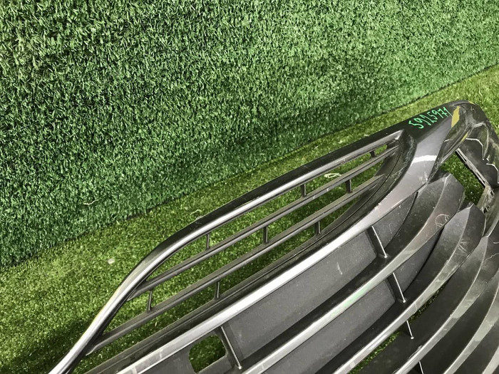 Решетка переднего бампера Toyota Camry xv70 (2017-2021)