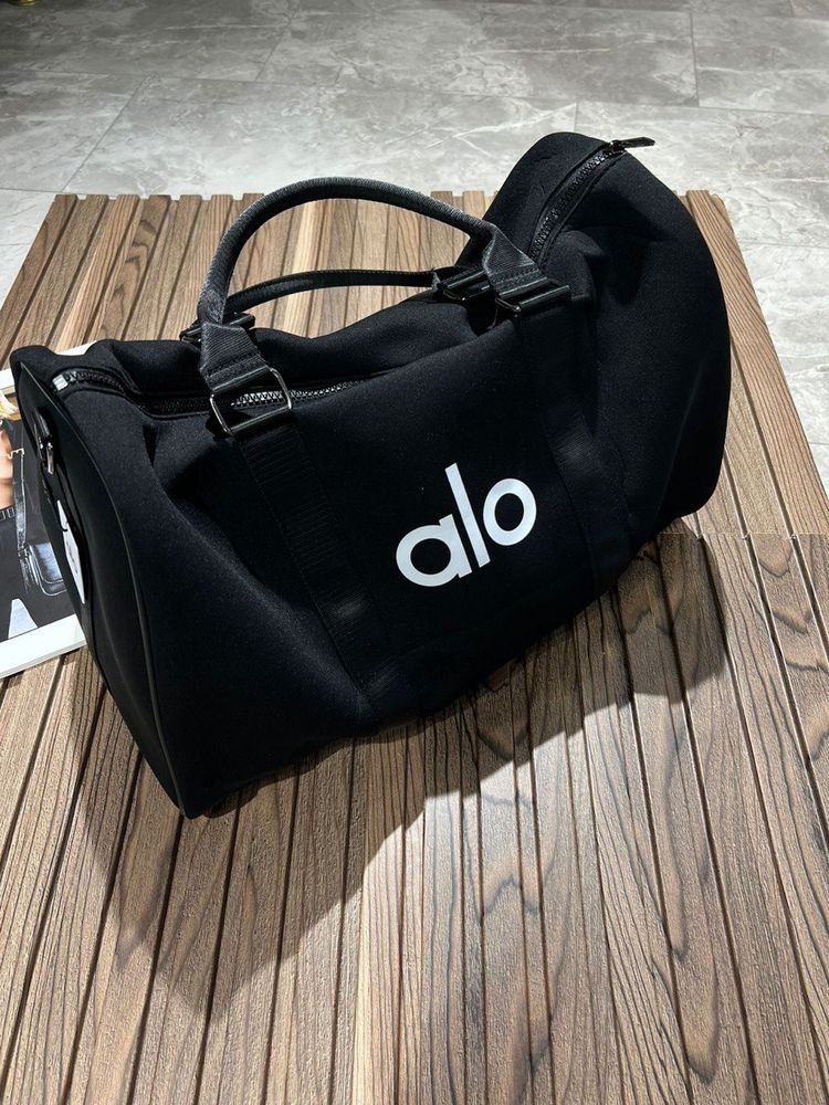 Костюм Alo