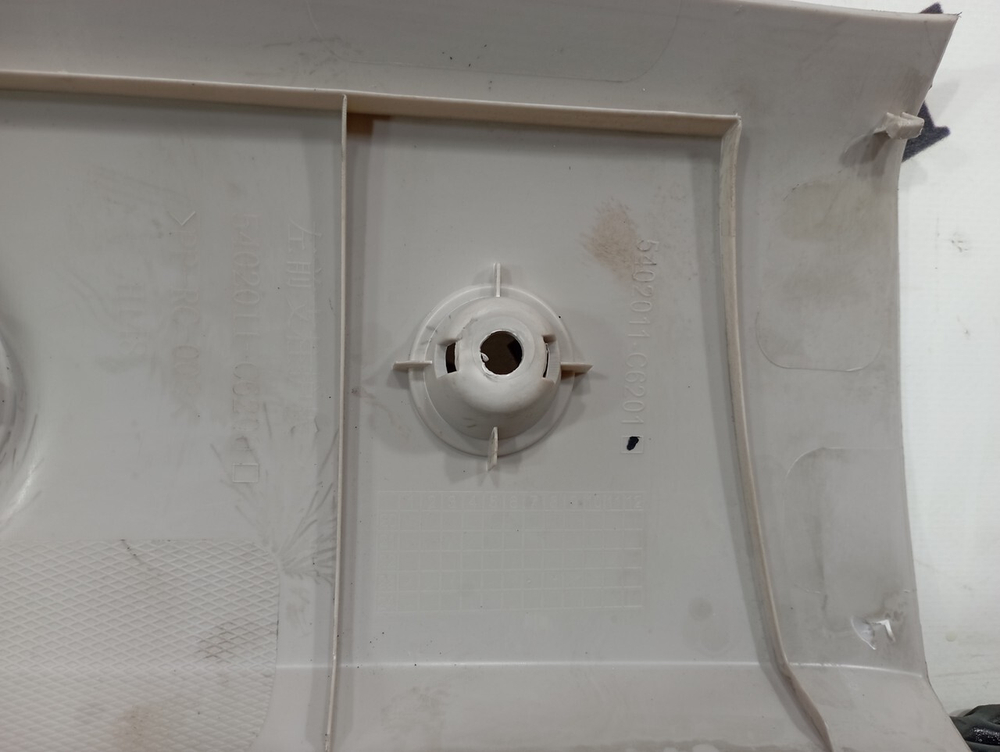 Накладка стойки салона левая 2023г