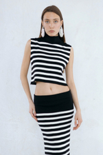 Топ в горизонтальную полоску