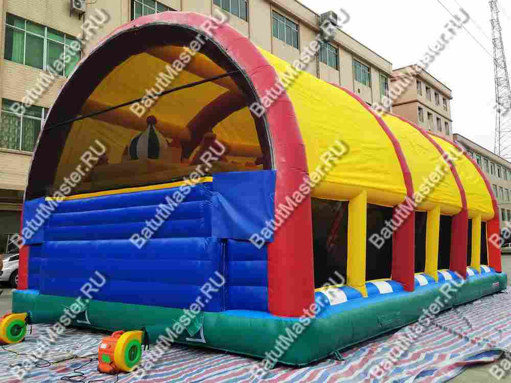 Коммерческий надувной батут "Веселый дом и звери в нём" с крышей 12*7*6 м