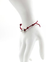 Комплект добра. Браслет из красной нити и подвеска.