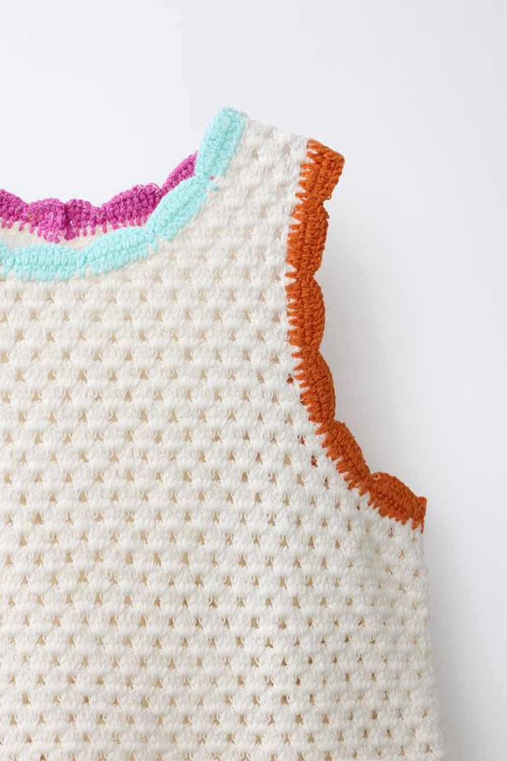 ZARA ТОП ИЗ КРУЖЕВА КРОШЕ С КОНТРАСТНЫМИ ЭЛЕМЕНТАМИ, ЭКРЮ