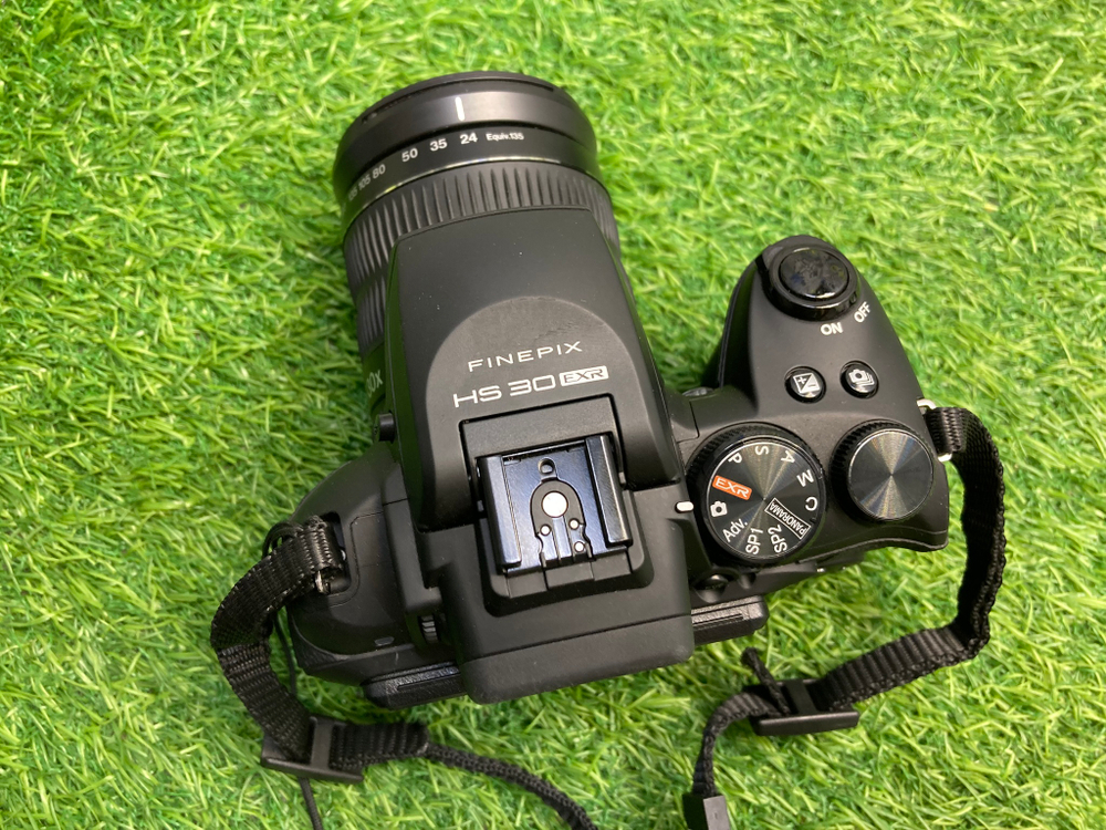 FujiFilm FinePix HS30EXR