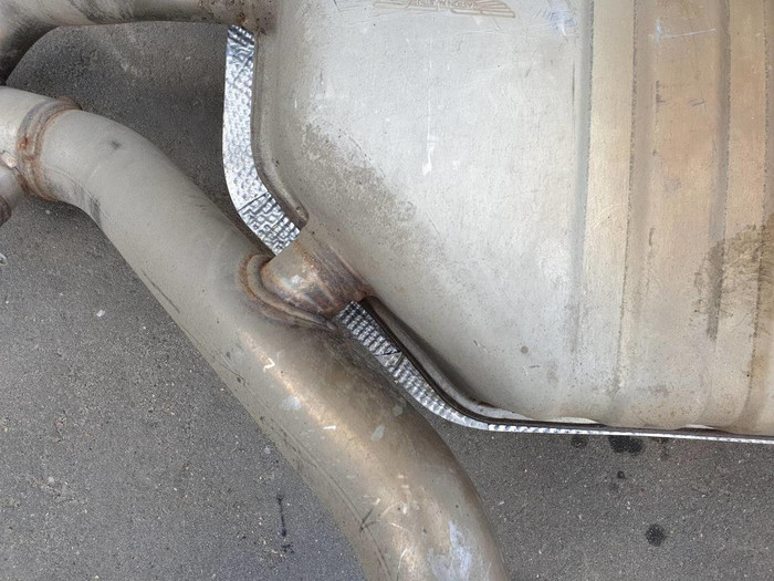 Глушитель Aston Martin DBX (2019-н.в.)