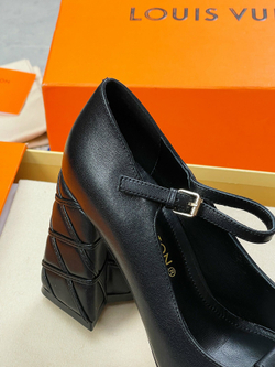 Louis Vuitton Shake Pump