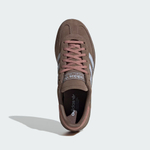 СПЕЦИАЛЬНАЯ СЕРИЯ ДЛЯ ГАНДБОЛА: КРОССОВКИ С РИСУНКОМ «ЖИРАФ» - ADIDAS