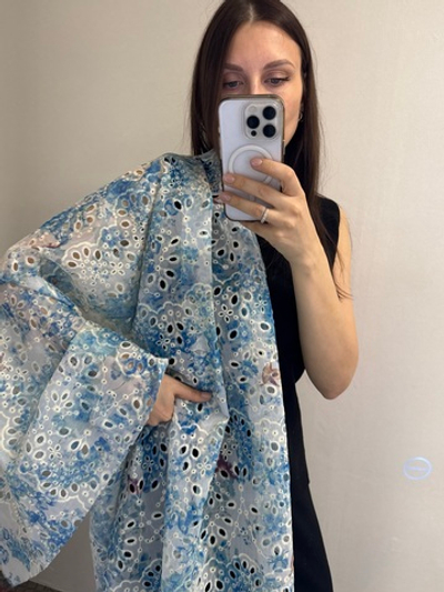 Вышивка (голубой фон)