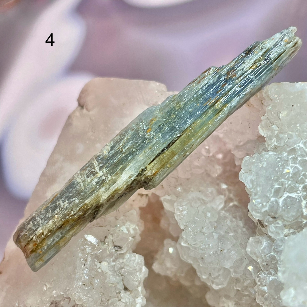 40384 Кианит Синий необработанный 40-53мм