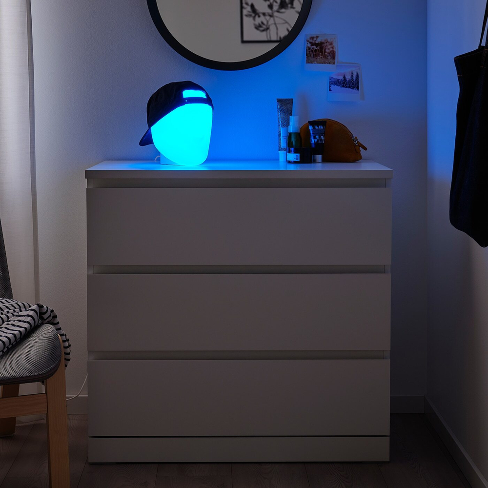 IKEA ISKÄRNA  (ИКЕА ИСКÄРНА)  -  Светодиодная настольная лампа, разноцветная