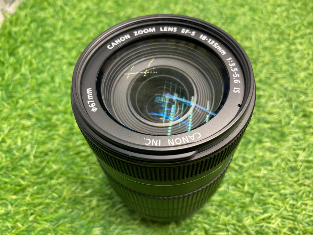 Canon EF-S 18-135mm 3.5-5.6 IS