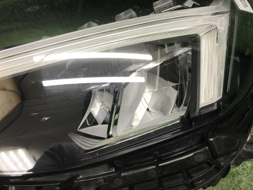 Фара левая Volvo XC40 (2022-н.в.) LED