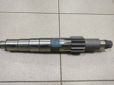 Вал промежуточный с отбором мощности (13 зубьев)  236-1701048-10