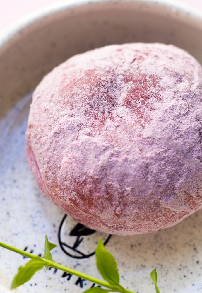 ПОНЧИК С ВАНИЛЬНЫМ КРЕМОМ И МАЛИНОЙ (ТОЛЬКО ПО ВЫХОДНЫМ) ПОНЧИК С ВАНИЛЬНЫМ КРЕМОМ И МАЛИНОЙ (ТОЛЬКО ПО ВЫХОДНЫМ)