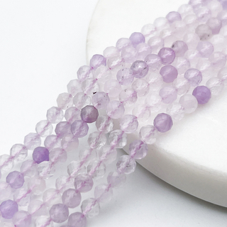 Аметист лавандовый+кварц граненый бусины, диаметр около 4,3-4,5 мм, цена за отрезок 19 см (1/2 нити)