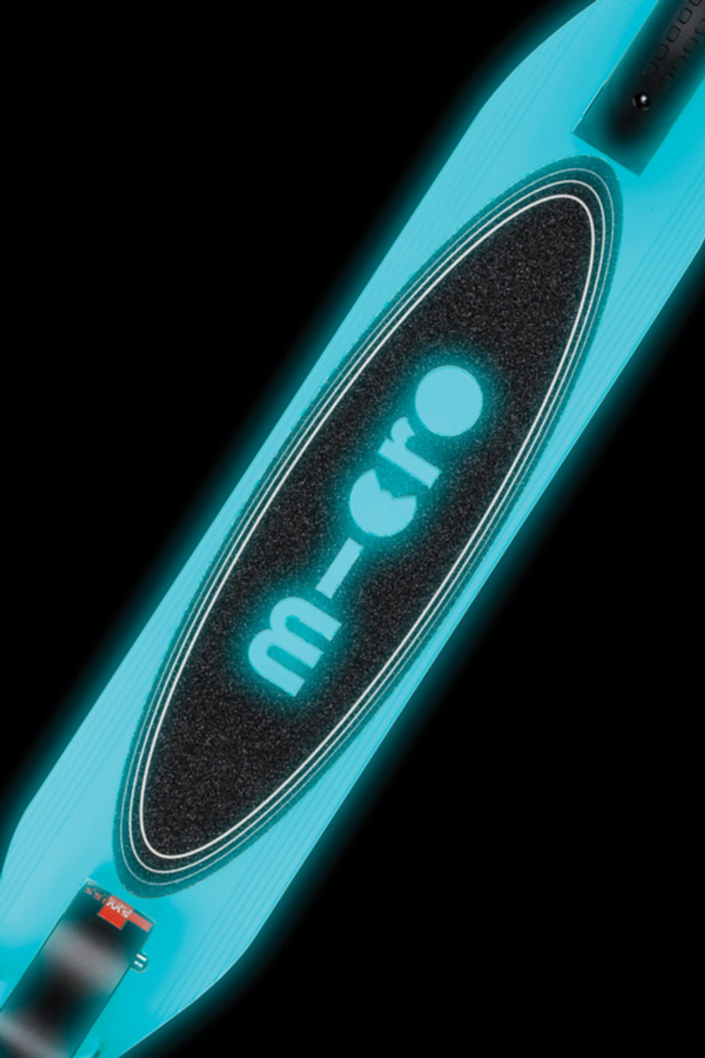 Самокат Micro Sprite Glow (светится в темноте) LED, белый