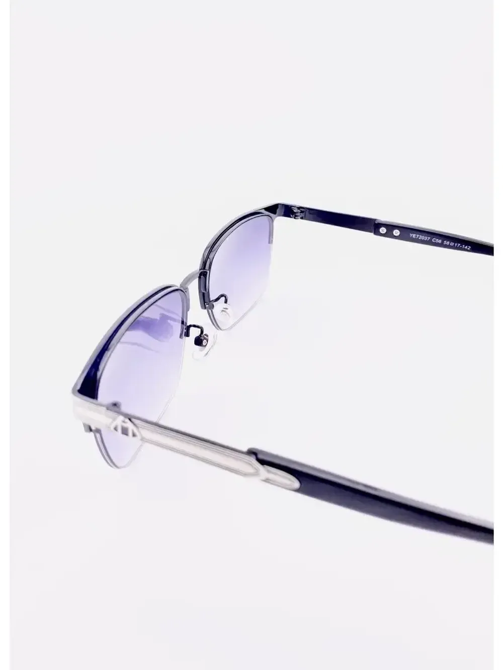 Очки солнцезащитные