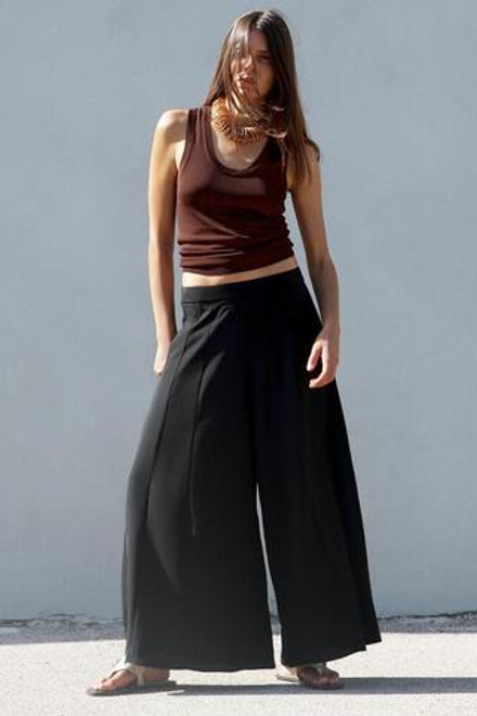 ZARA БАЗОВЫЙ ОДНОТОННЫЙ ТРИКОТАЖНЫЙ ТОП, КОРИЧНЕВЫЙ