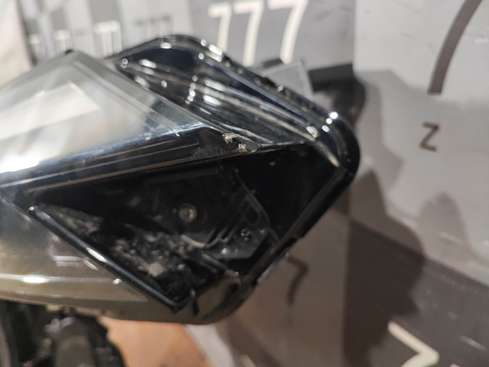 Фара правая Geely Atlas 2 23-нв Б/У Оригинал 7051052300