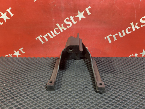 Кронштейн двигателя  2018г