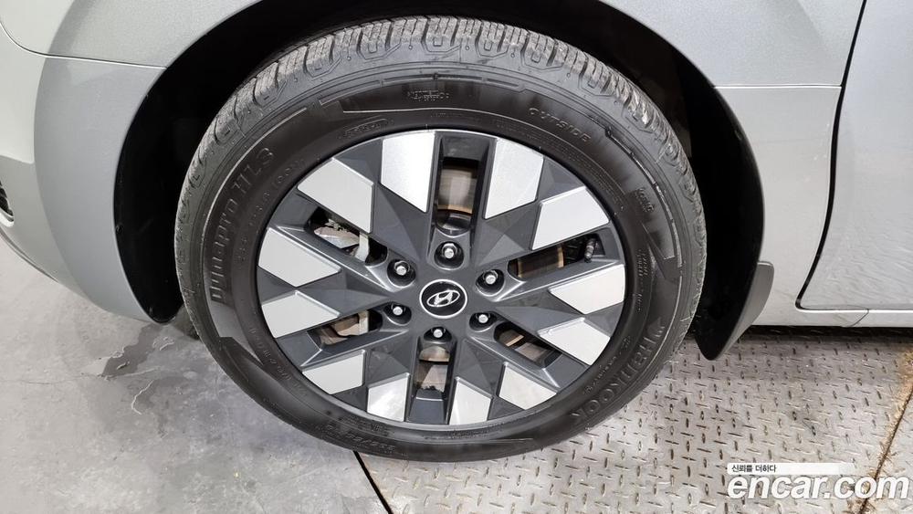 Hyundai Staria 라운지 9-и местный (01.2022)