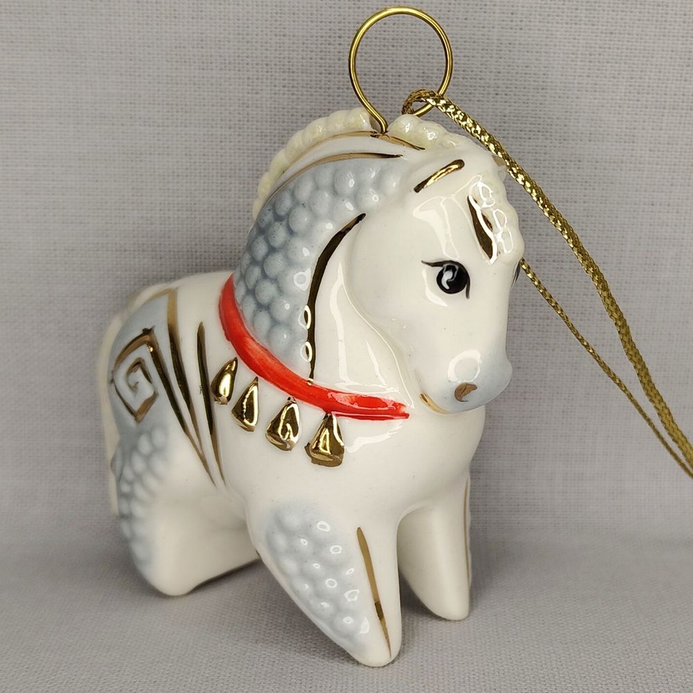 Фарфоровая ёлочная игрушка "Коник богатырский"