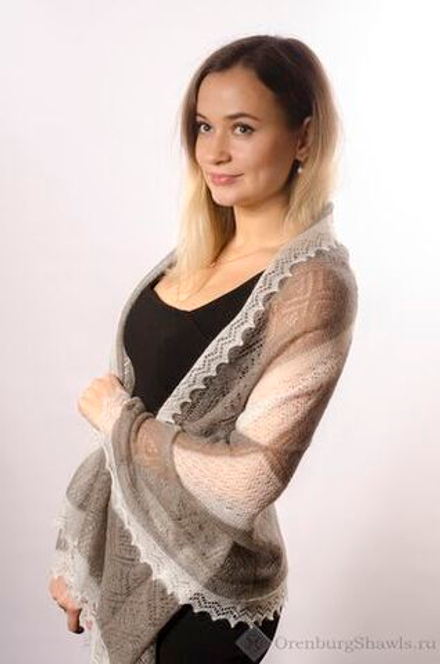 Оренбургский пуховый палантин АИ16070-03/02 серый/экрю