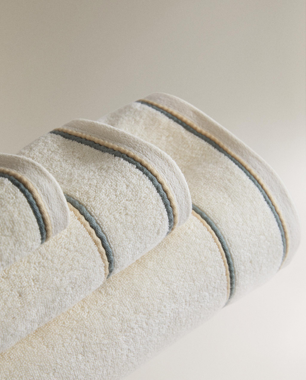 Zara Home Полотенце для лица и рук из хлопка, слоновая кость · 4585/013