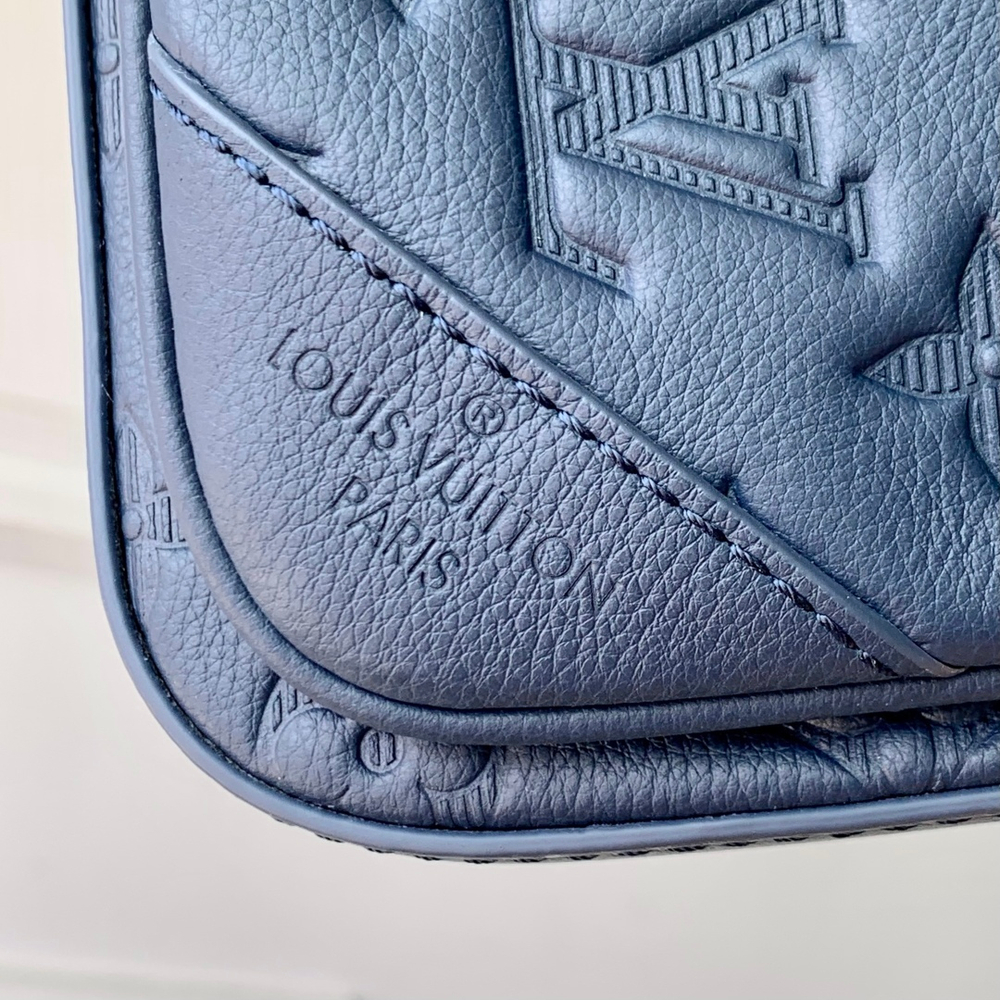 Louis Vuitton Trio Messenger