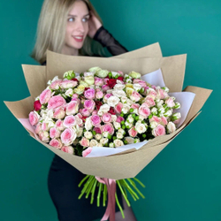 кустовые розы купить онлайн в Москве недорого