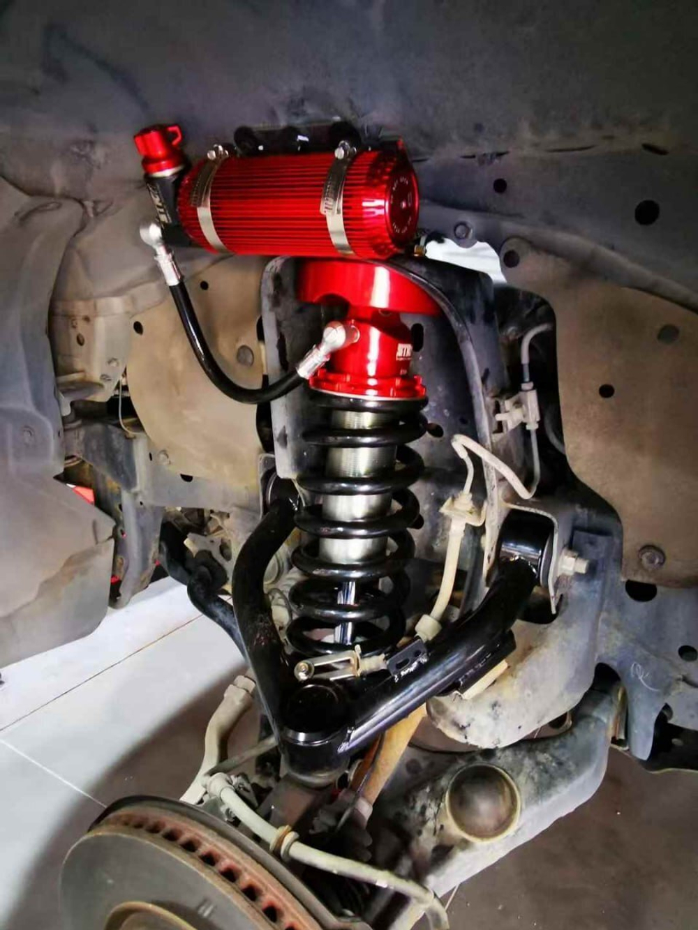 Mitsubishi Pajero 3/4 v.73 лифт-комплект регулируемой подвески +2" ST8000