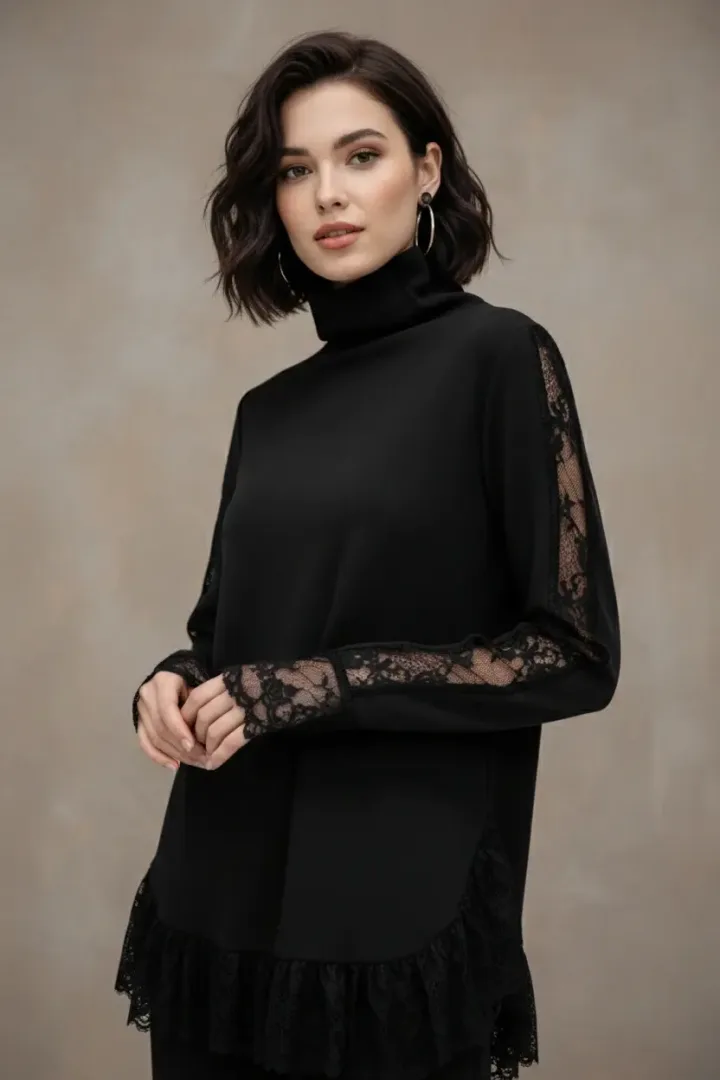 Женская водолазка с кружевом «GYTR»