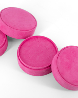 Круглый футляр из картона с микрозамшей для украшений