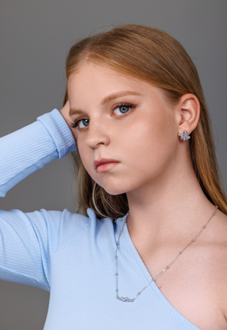 Колье из серебра со вставками из выращенной шпинели