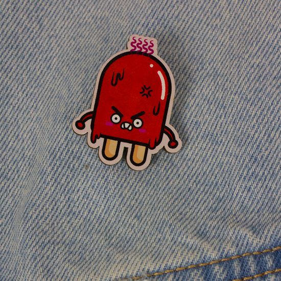 Деревянный значок. Вишневое Эскимо