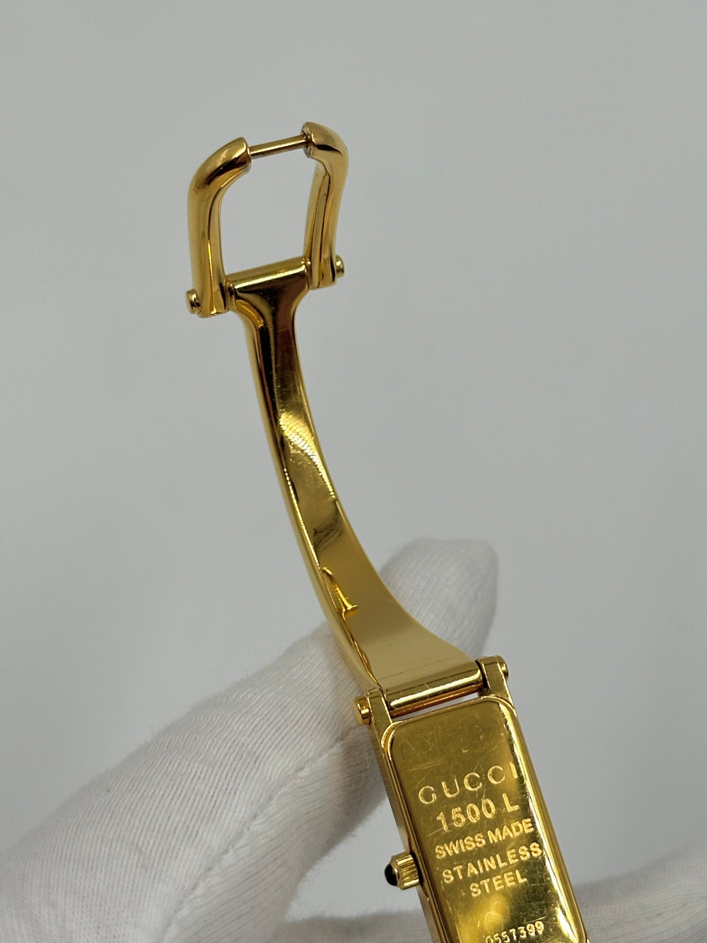 Часы GUCCI 1500 L