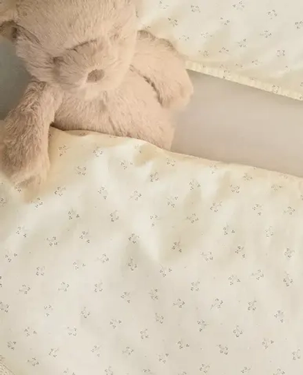 ZARA HOME ДЕТСКИЙ ПОДОДЕЯЛЬНИК С ЦВЕТОЧНЫМ ПРИНТОМ, СИНИЙ