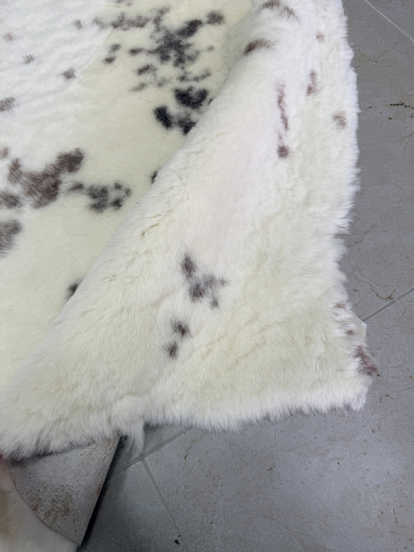 Шкура коврик меховой прикроватный овчина, 100х65 см.