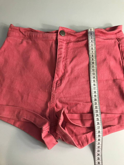 Шорты Forever21 яркого оттенка, маркировка 40, визуально на 46 размер