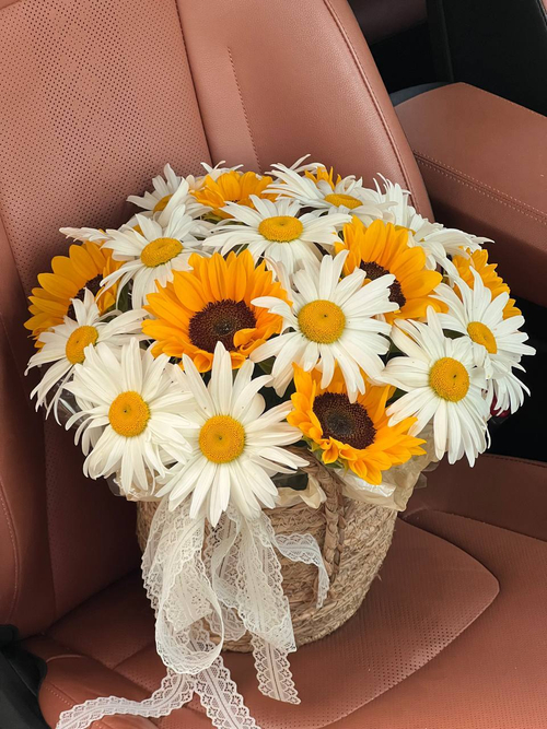 Композиция из подсолнухов "Regal Bloom"