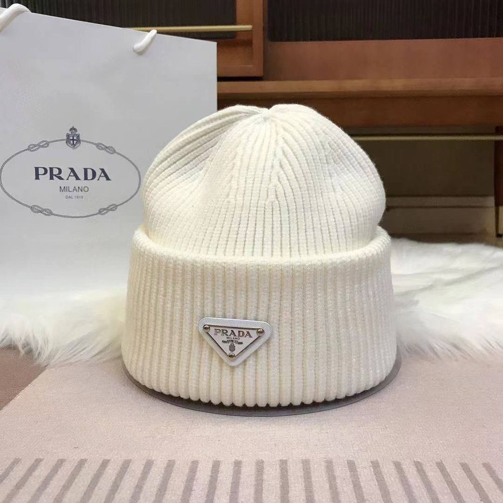Шапка Prada