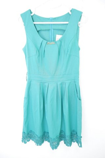 Платье зеленое с кружевом 40 размер