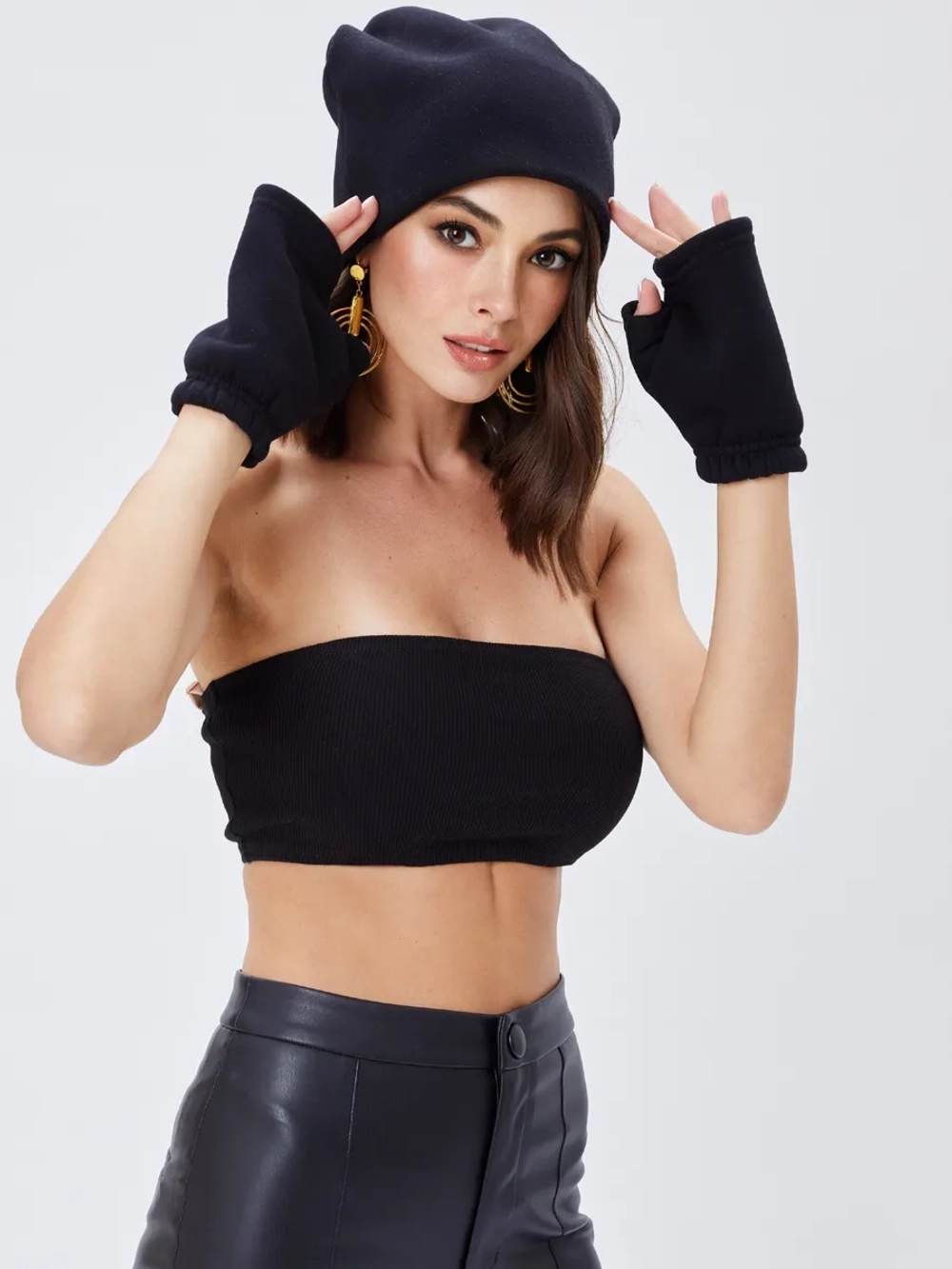 Шапка бини с начесом для хвоста, дред и кос