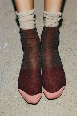 ZARA КОМБИНИРОВАННЫЕ НОСКИ С МЕТАЛЛИЗИРОВАННОЙ НИТЬЮ, КОРИЧНЕВЫЙ