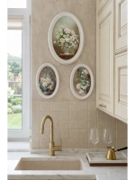 Набор из трех овальных картин