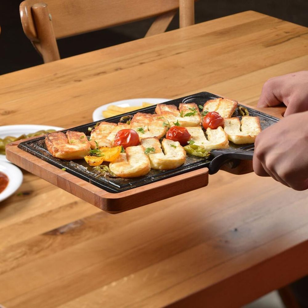 Доска для подачи 30*16 см прямоуг. дерево с чугунной вставкой LAVA