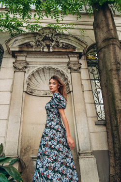 Платье цветочный принт синее