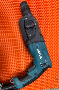 Перфоратор Makita HR2470